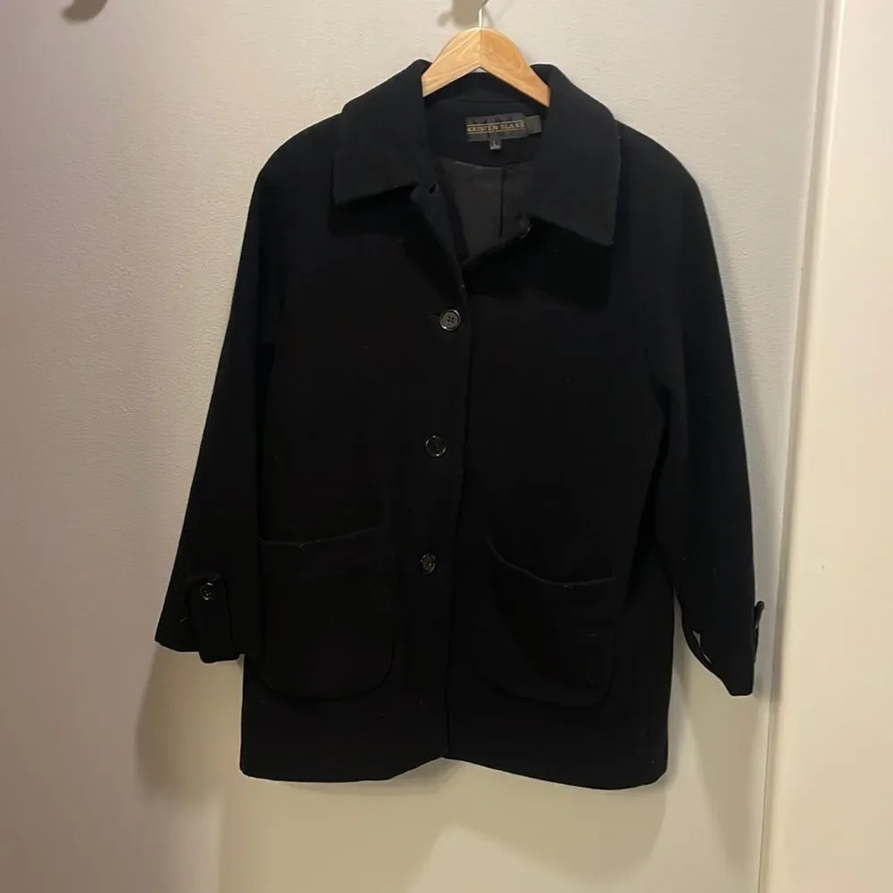 Kristen Blake womanโs blackโwool coat